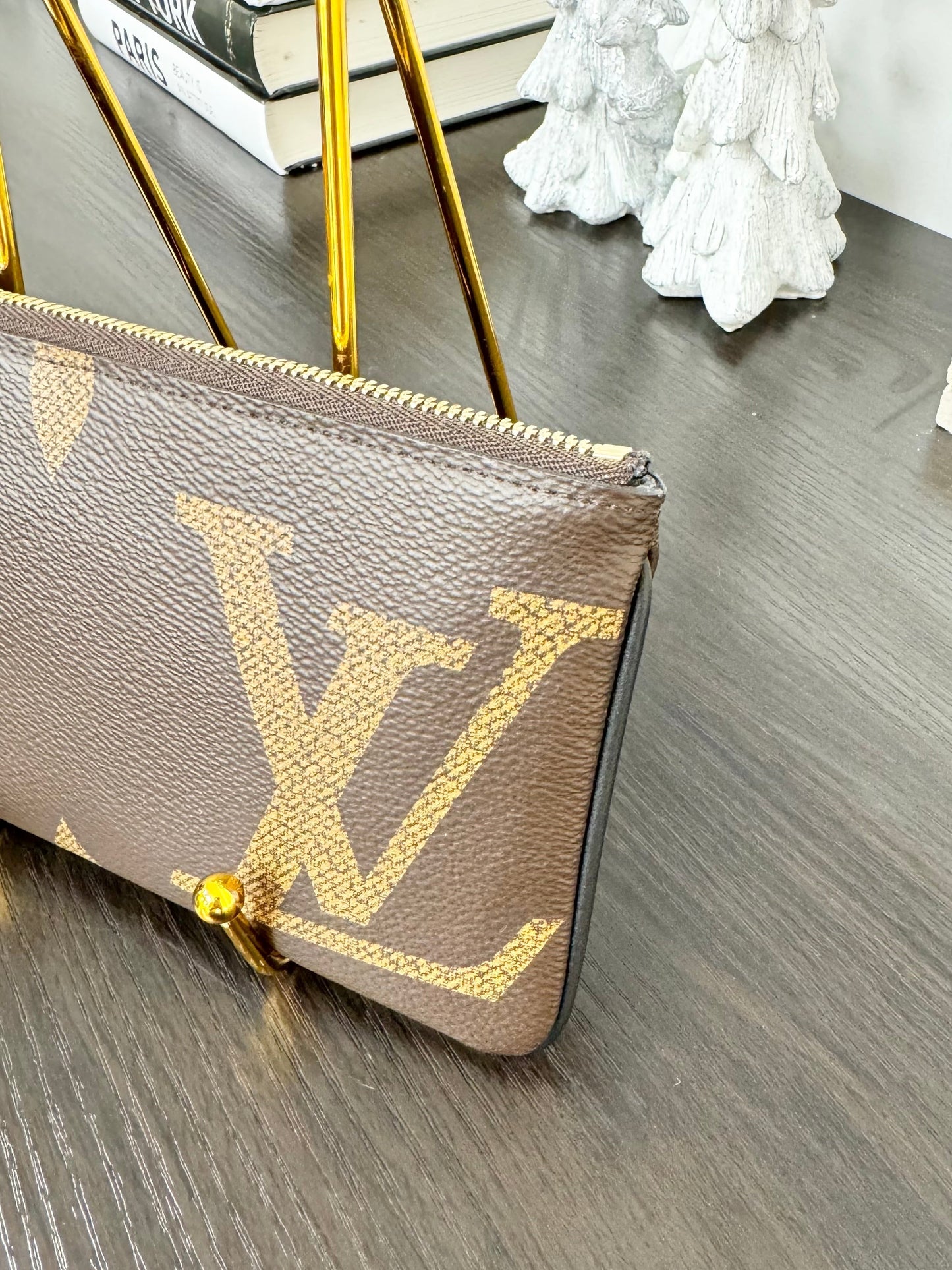 LOUIS VUITTON 2020 Monogram Giant Rectangular Wristlet Pouch