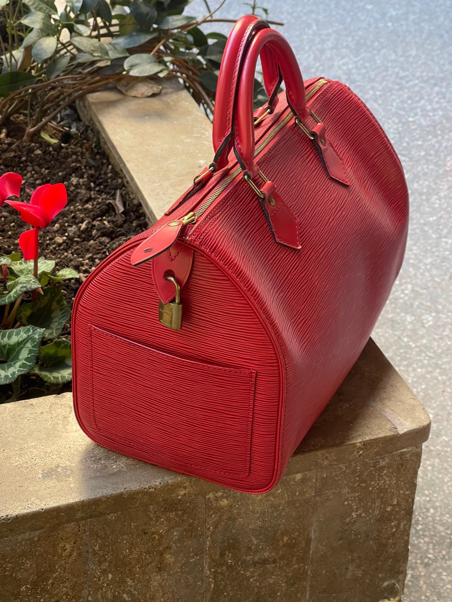 Louis Vuitton - Sac Speedy 30 cuir épi rouge