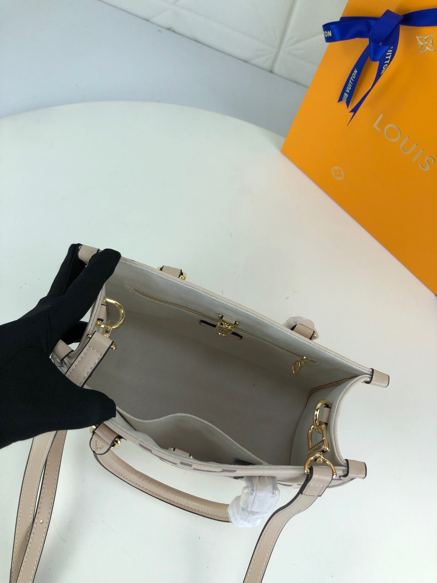 Designer Handbags Louis Vuitton 106