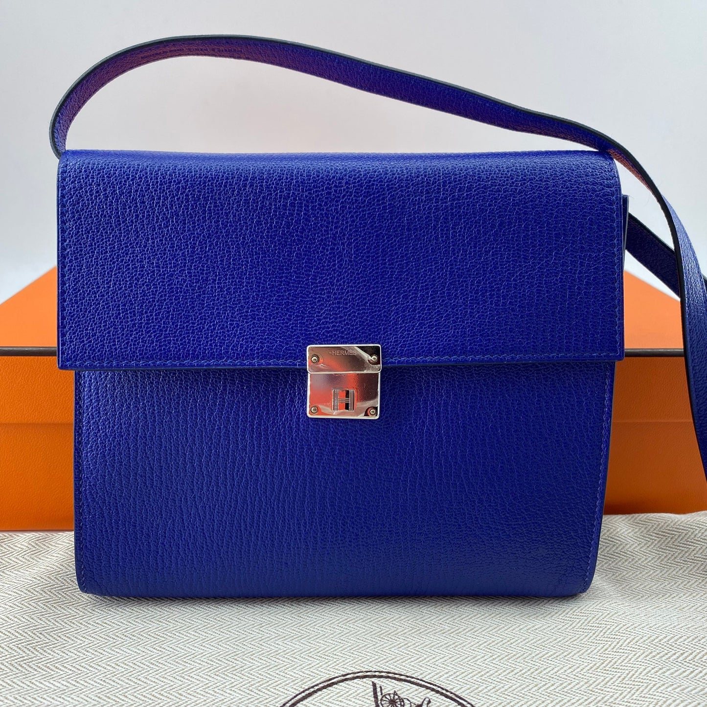 Hermes Mysore Clic 16 Wallet two way bag