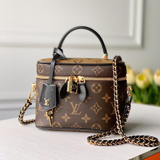 Louis Vuitton  VANITY PM