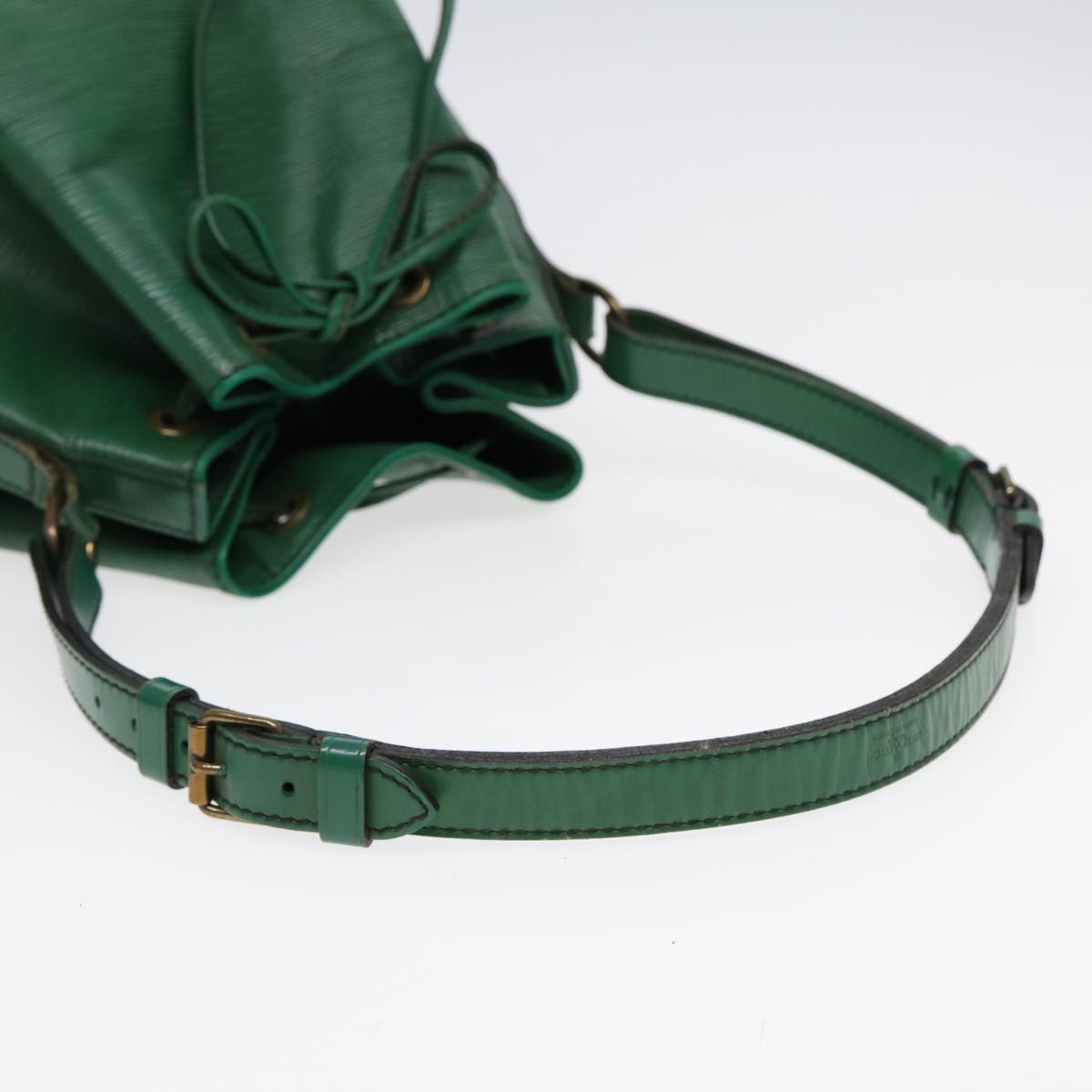 LOUIS VUITTON Epi Noe Shoulder Bag Green M44004 LV Auth 81390