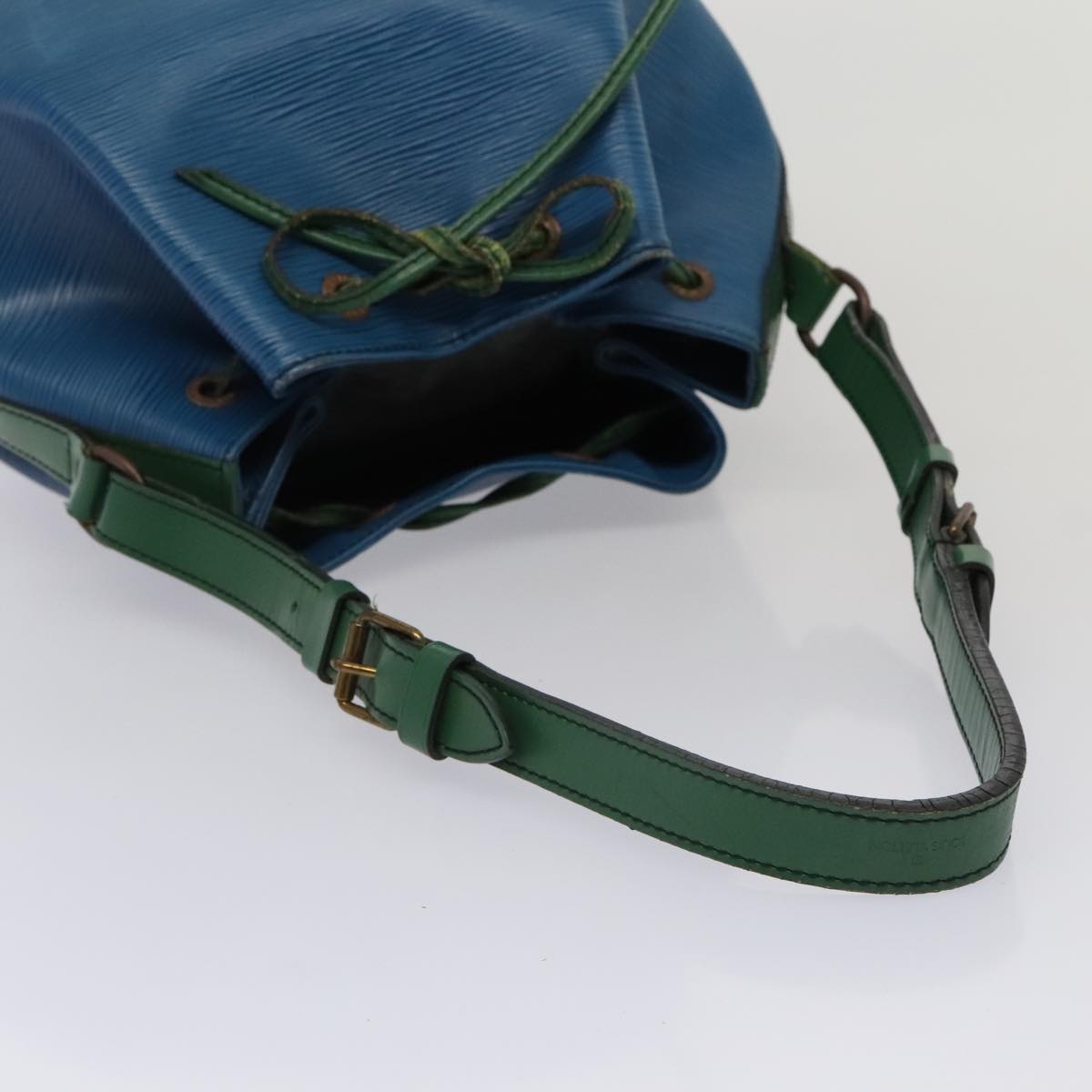 LOUIS VUITTON Epi Noe Shoulder Bag Bicolor color Green Blue M44044 LV Auth 88338