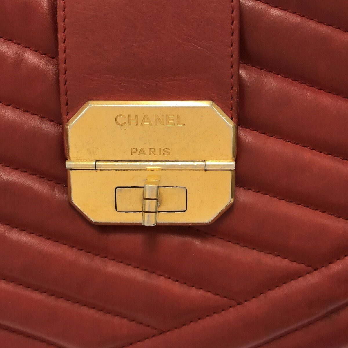 Chanel V-Stich