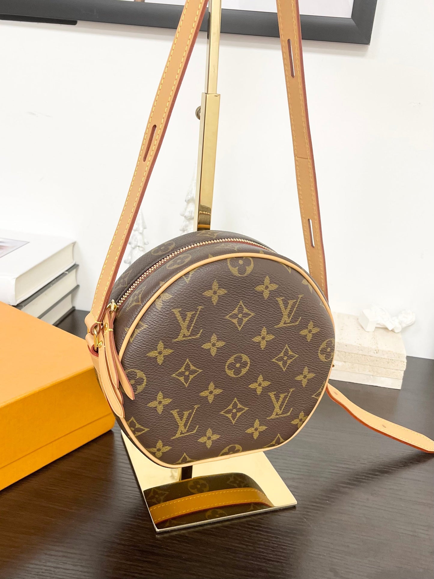 LOUIS VUITTON 2020 Monogram Boite Chapeau Souple PM Crossbody Bag