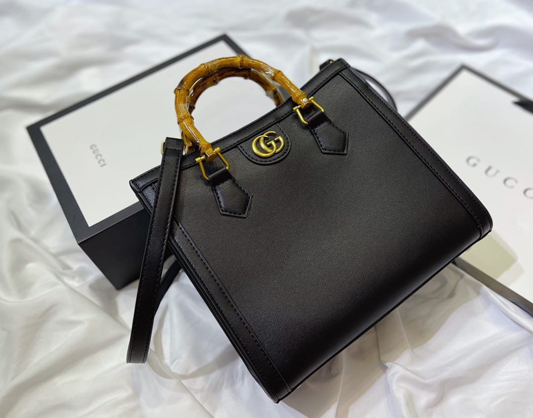 Gucci Diana  Tote Handbag Sets