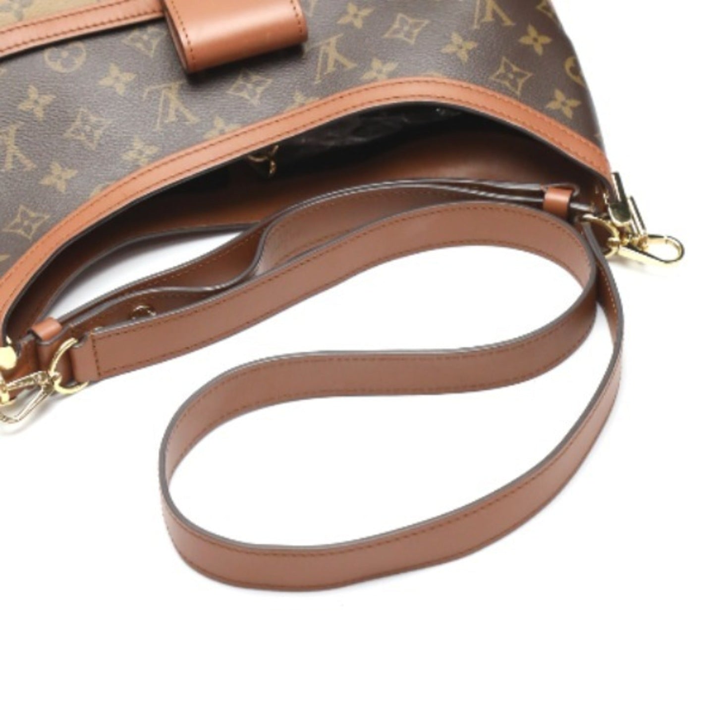 LOUIS VUITTON Dauphine Mm Shoulder Bag