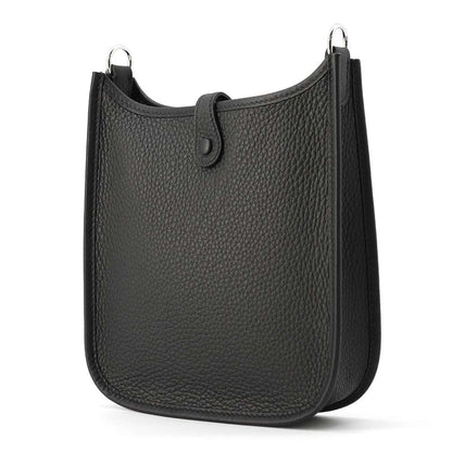 HERMES Evelyne Black Taurillon Clemence Size TPM