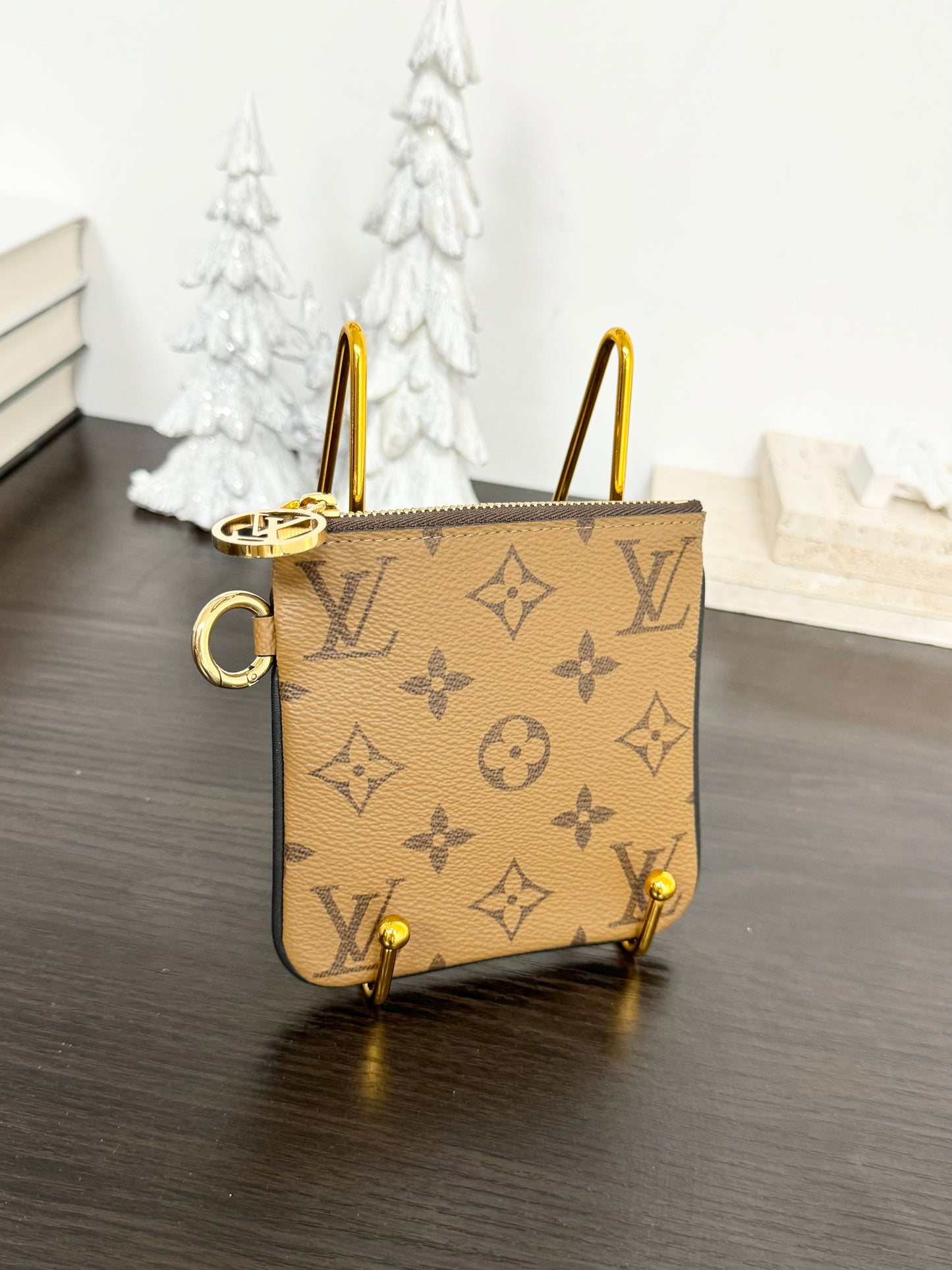 LOUIS VUITTON 2020 Monogram Reverse Square Pouch