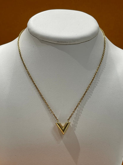 Louis Vuitton - Collier pendentif V essential gold