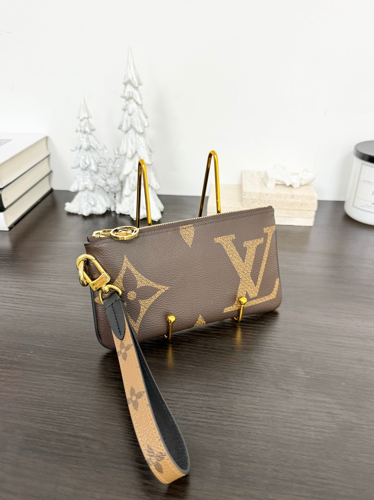 LOUIS VUITTON 2020 Monogram Giant Rectangular Wristlet Pouch