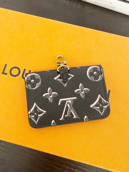 LOUIS VUITTON 2022 Monogram Card Holder in Black