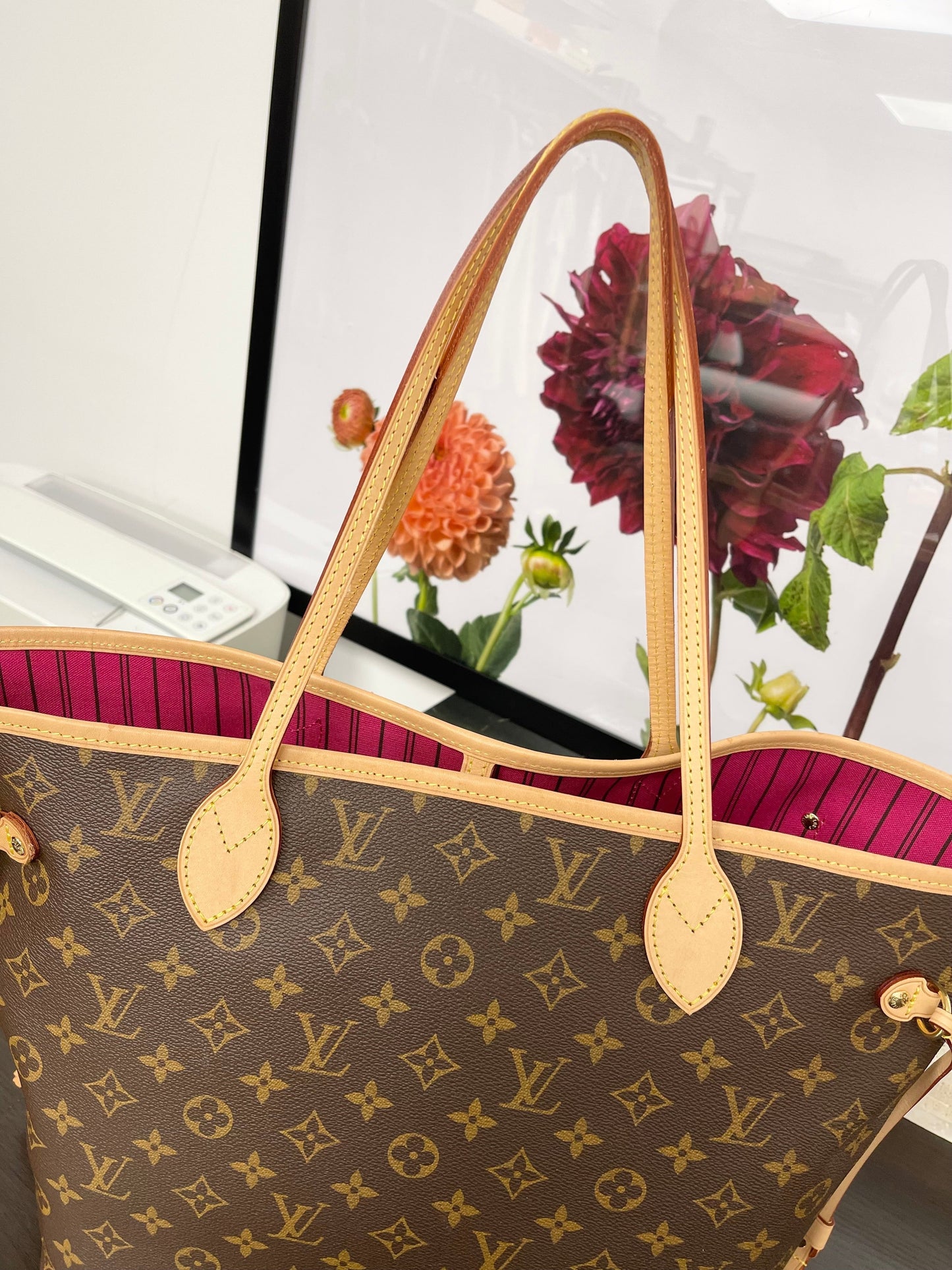 LOUIS VUITTON 2022 Monogram Neverfull MM Tote in Pivoine Pink