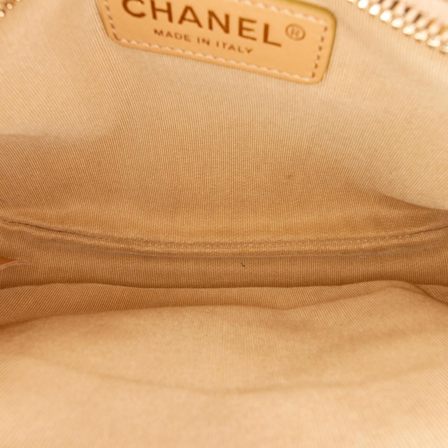 Chanel CC Belt Bag (SHG-R2RC5i)