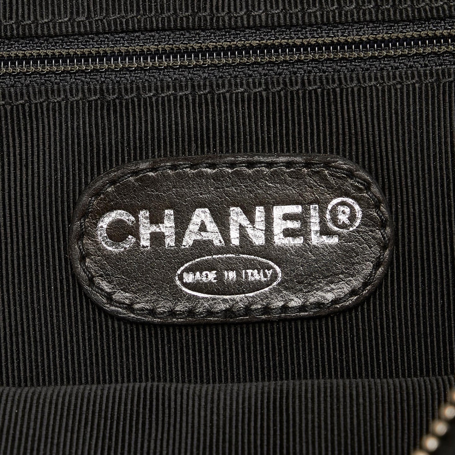 Chanel CC Caviar Shoulder Bag (SHG-i8ZoGe)