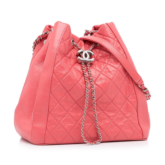 Chanel CC Chain Drawstring Bucket Bag (SHG-qKByHL)