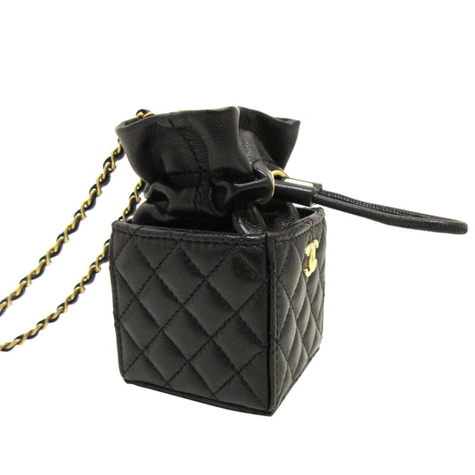 Chanel CC Matelasse Drawstring Bucket (SHG-yrlpy9)