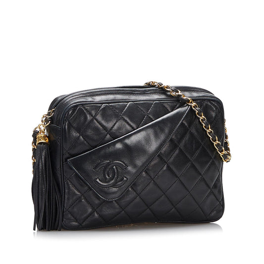 Chanel CC Quilted Tassel Crossbody (SHG-vaQEDR)