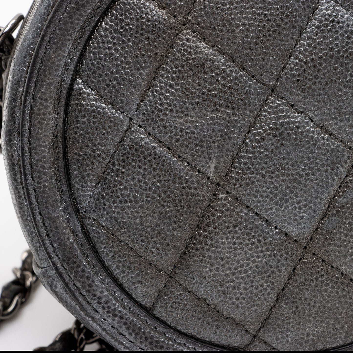 Chanel Caviar Leather CC Filigree Round Clutch with Chain (SHF-B82Fj9)