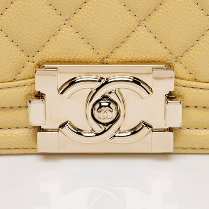 Chanel Caviar Leather Old Medium Boy Bag (SHF-RE0Ij5)