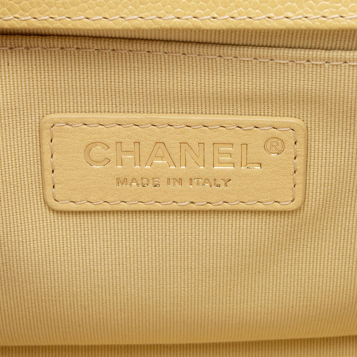 Chanel Caviar Leather Old Medium Boy Bag (SHF-RE0Ij5)