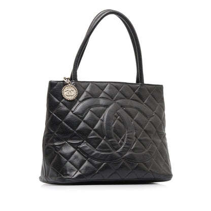 Chanel Caviar Medallion Tote Bag (SHG-fR3L7k)