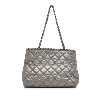 Chanel Chain Me Tote (SHG-XP5TtV)