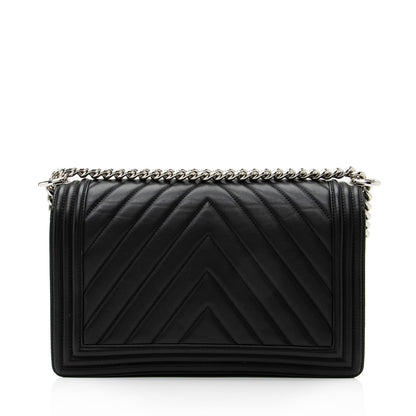 Chanel Chevron Lambskin New Medium Boy Bag (SHF-23076)