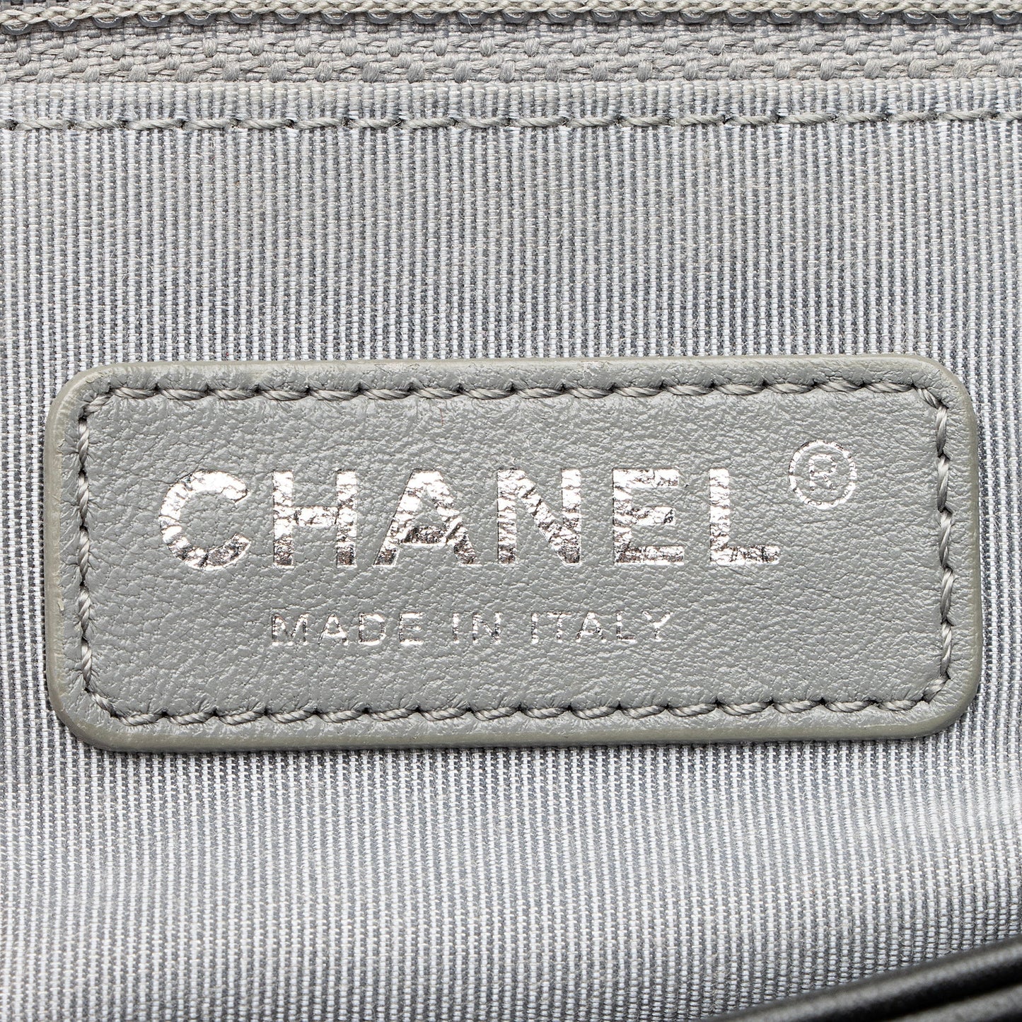 Chanel Chevron Lambskin New Medium Boy Bag (SHF-23076)