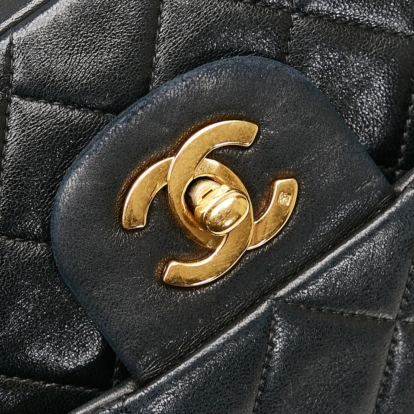 Chanel Classic Medium Lambskin Double Flap Bag (SHG-36391)