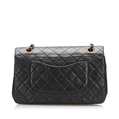 Chanel Classic Medium Lambskin Double Flap Bag (SHG-XJGYcz)