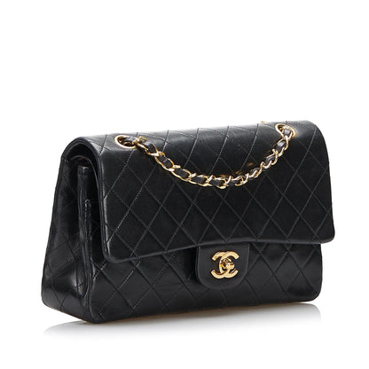 Chanel Classic Medium Lambskin Double Flap Bag (SHG-szWy8L)