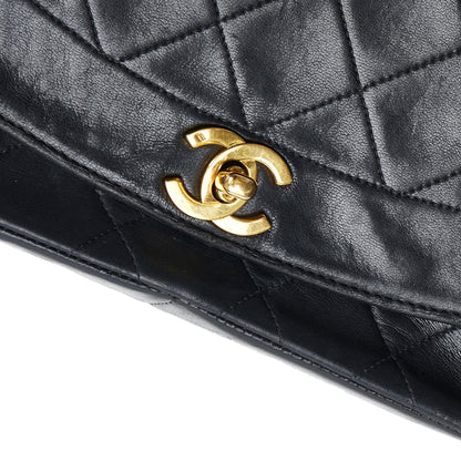 Chanel Diana Flap Crossbody (SHG-jpdr9R)