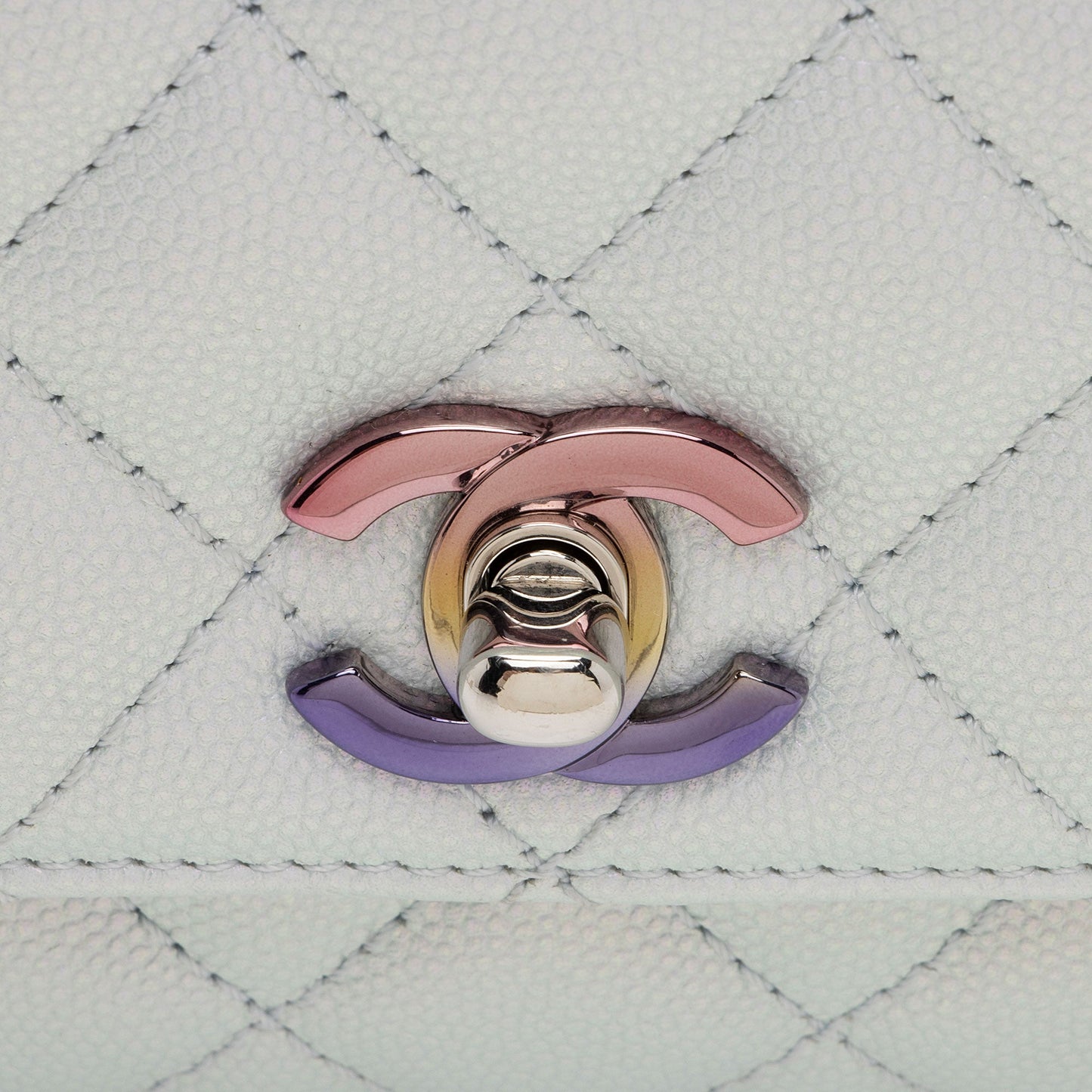 Chanel Iridescent Caviar Leather Coco Top Handle Extra Mini Flap Bag (SHF-vtNkel)