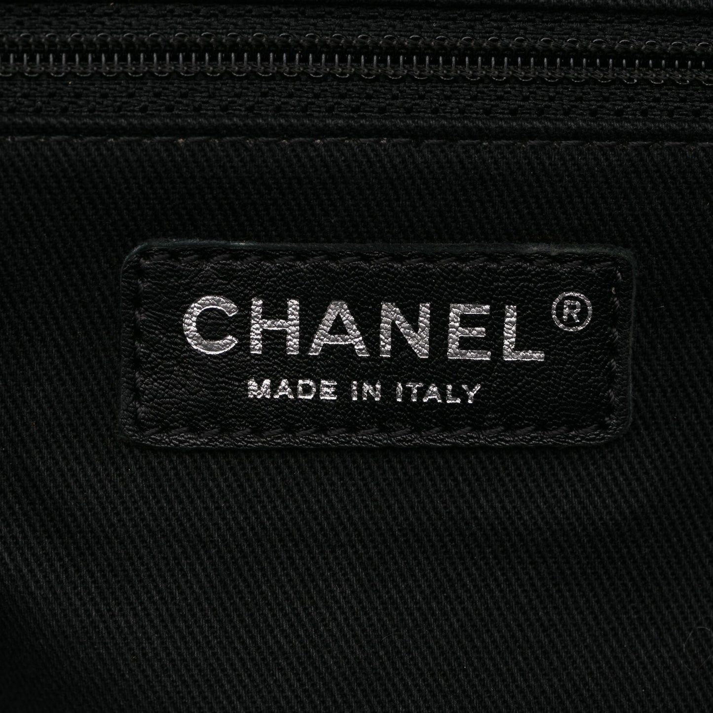 Chanel Jumbo Caviar Easy Flap Bag (SHG-ozKpSo)