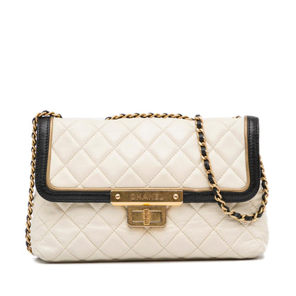 Chanel Lambskin 225 Flap (SHG-55KtHR)