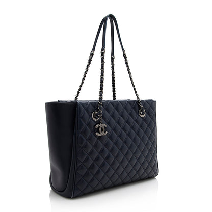 Chanel Quilted Lambskin CC Zip Large Tote (SHF-21917)