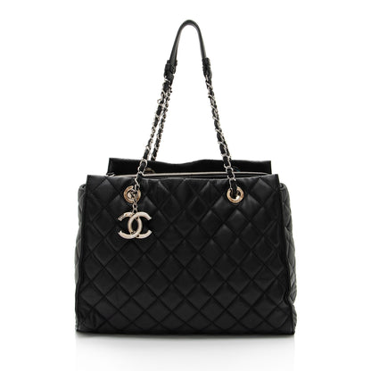 Chanel Lambskin Chic & Soft CC Large Shopping Tote (SHF-PxYWup)