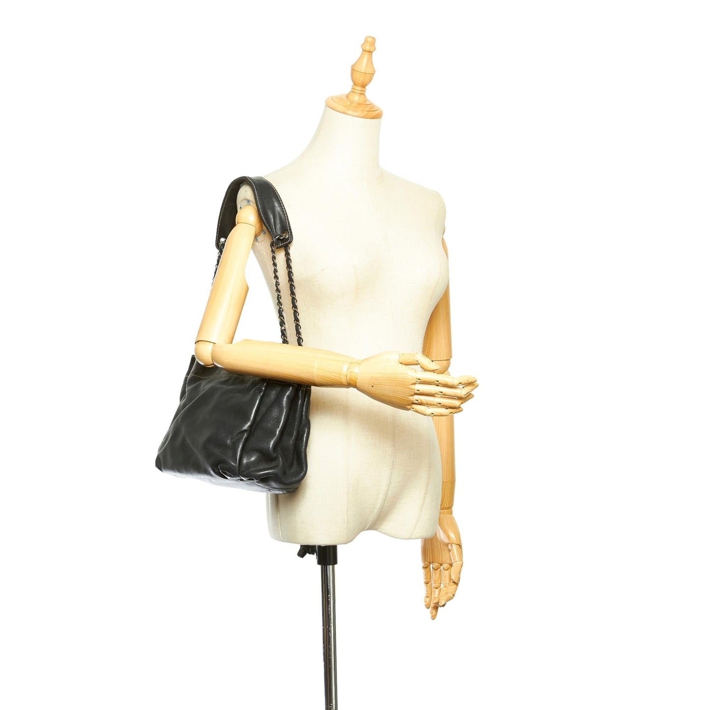 Chanel Lambskin Leather Shoulder Bag (SHG-19100)