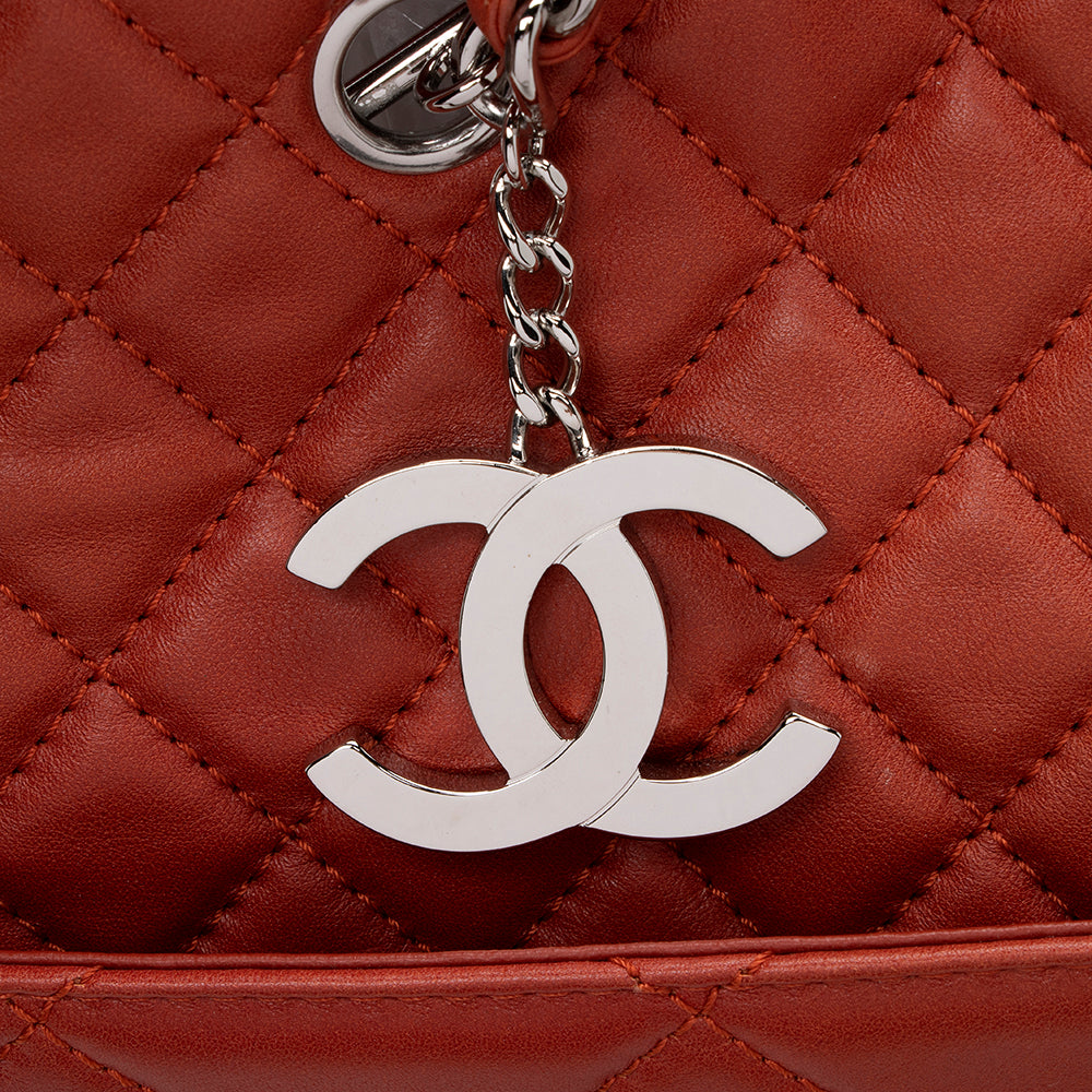 Chanel Lambskin Pocket Shopper Tote (SHF-15652)