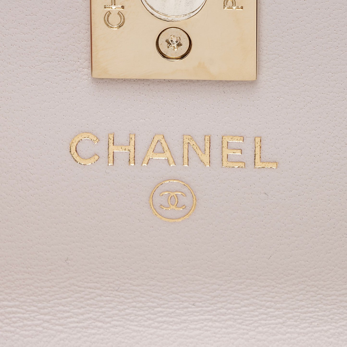 Chanel Lambskin Trendy CC Card Holder on Chain (SHF-AyLl9n)