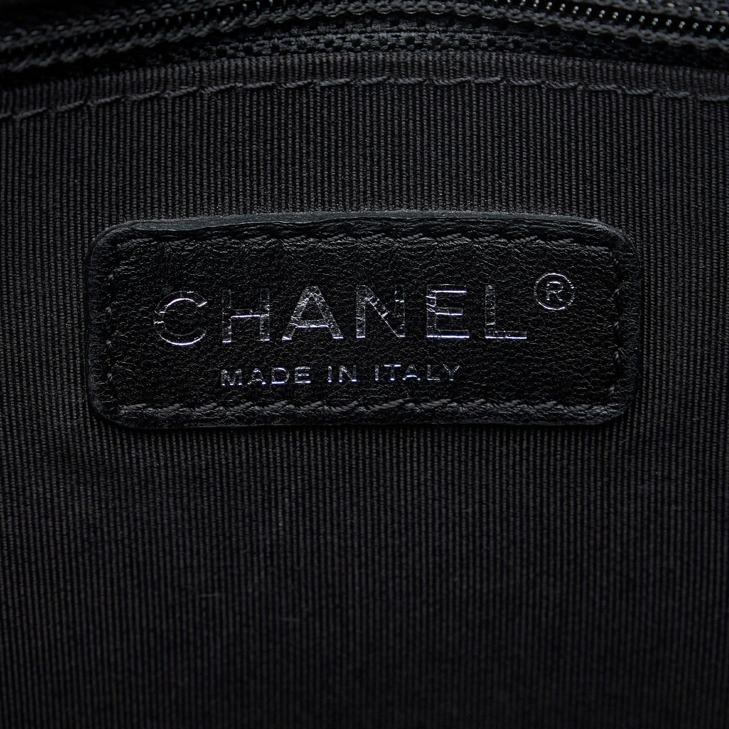 Chanel Large Lambskin Boy Bag (SHG-m0YwJJ)