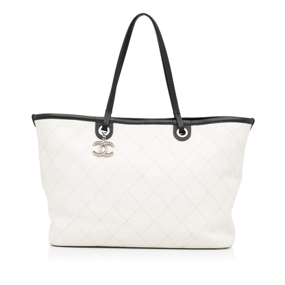 Chanel Large Shopping Fever Tote (SHG-1I5DJd)