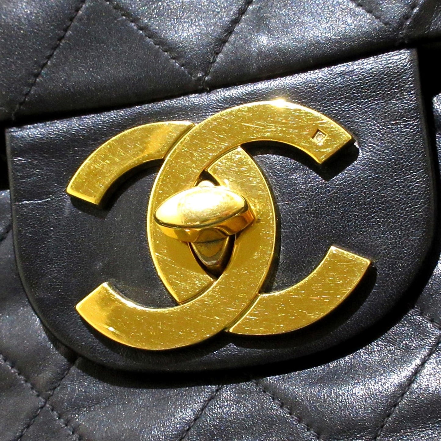 Chanel Matelasse Lambskin Leather Flap Bag (SHG-bjvAVq)