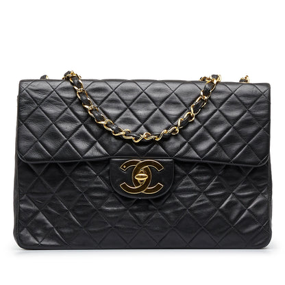 Chanel Maxi Classic Lambskin Double Flap (SHG-V4WtgE)