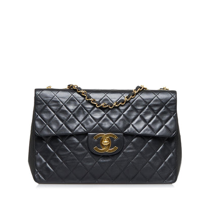 Chanel Maxi Classic Lambskin Single Flap (SHG-ZCH0EY)