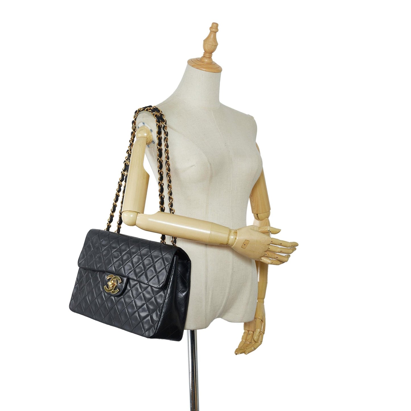 Chanel Maxi Classic Lambskin Single Flap (SHG-7MuYXe)