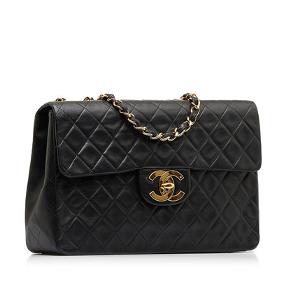 Chanel Maxi Classic Lambskin Single Flap (SHG-7MuYXe)