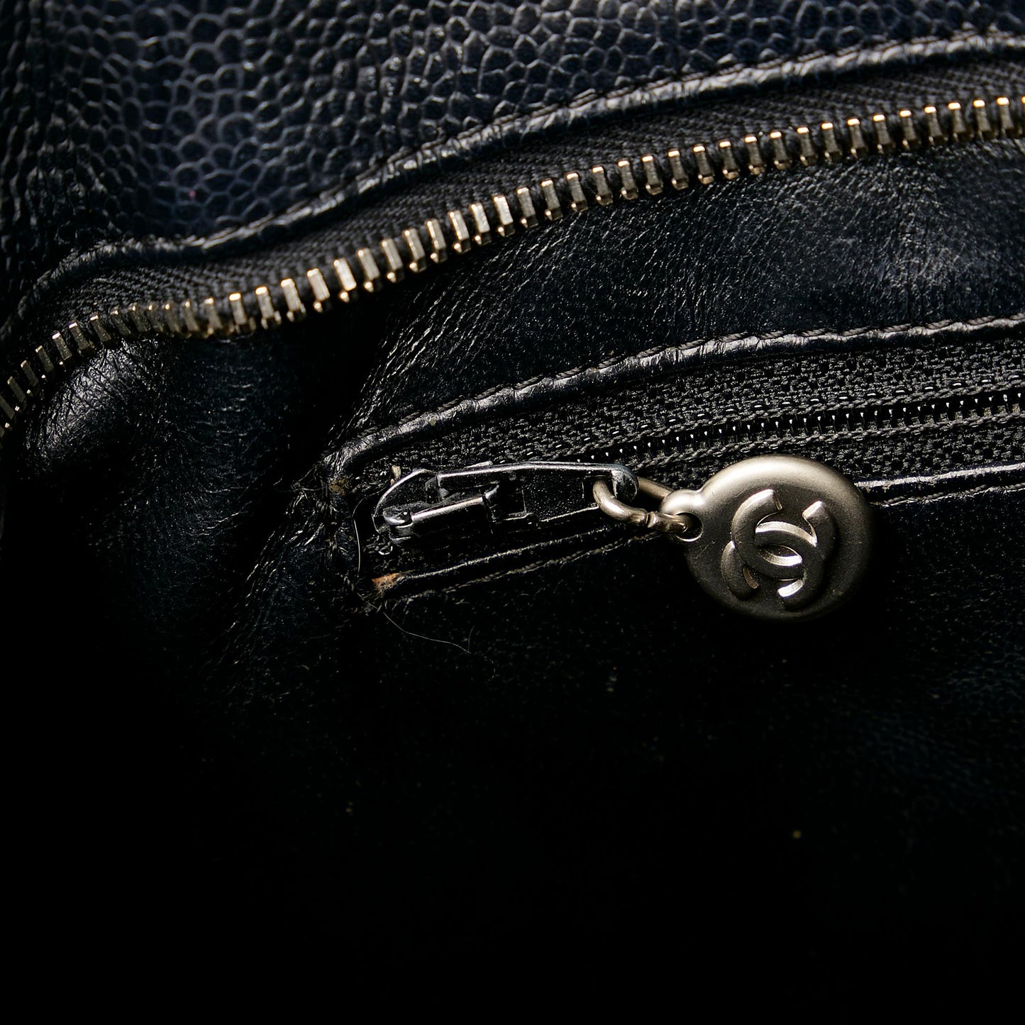 Chanel Medallion Tote (SHG-36480)