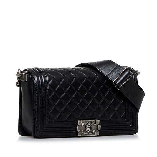 Chanel Medium Boy Bag (SHG-BOOAMQ)